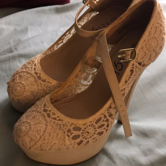 Heels - Picture 3 of 3